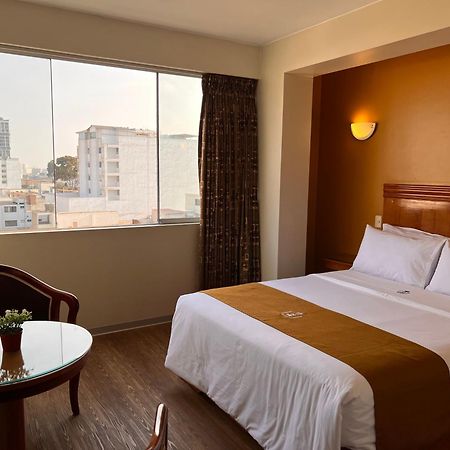44 Vip Hotel Lima Extérieur photo