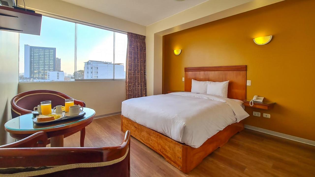 44 Vip Hotel Lima Extérieur photo