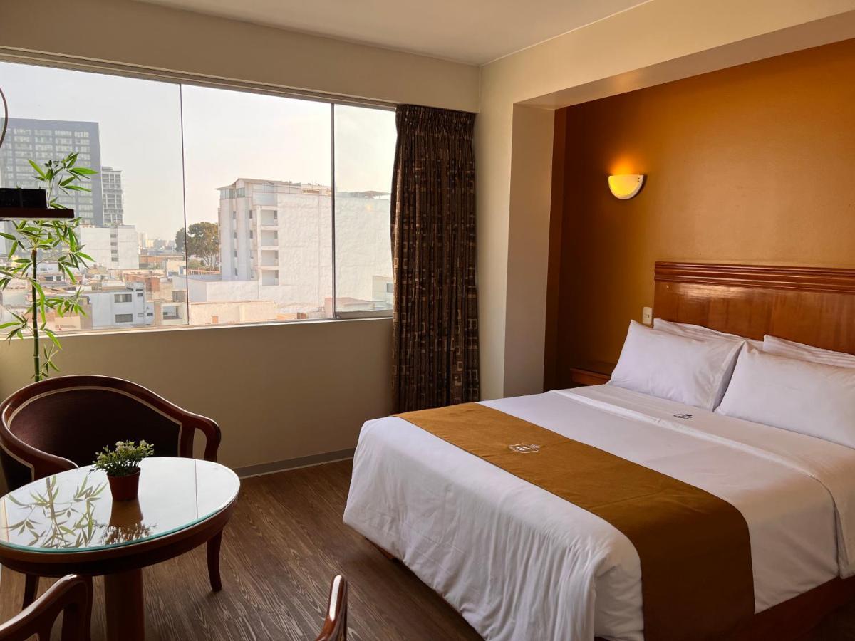 44 Vip Hotel Lima Extérieur photo